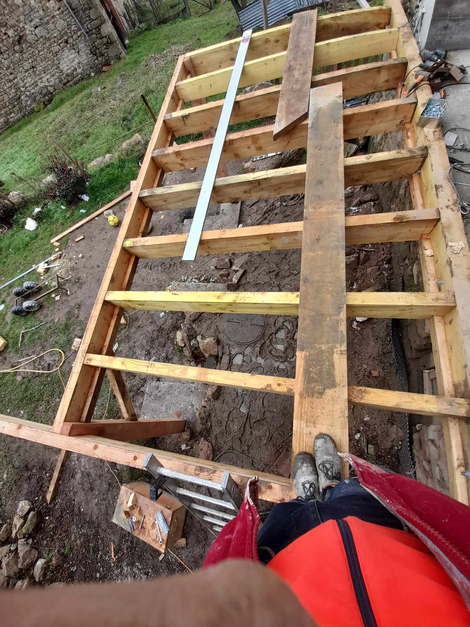 Structure bois de terrasse en cours
